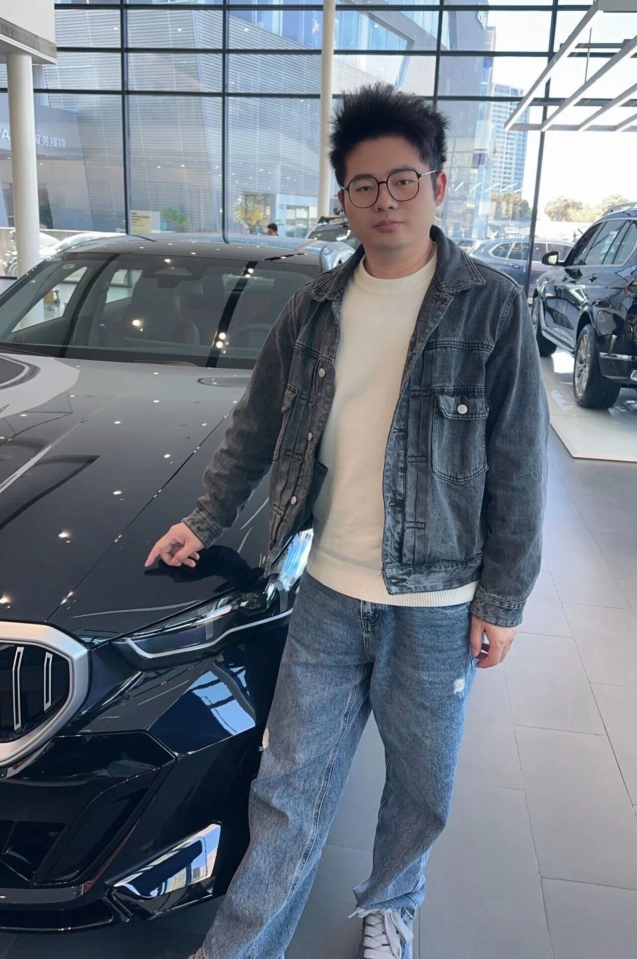 从30岁再出发到全款提宝马：90后罗伟彬的电商逆袭之路(图1)