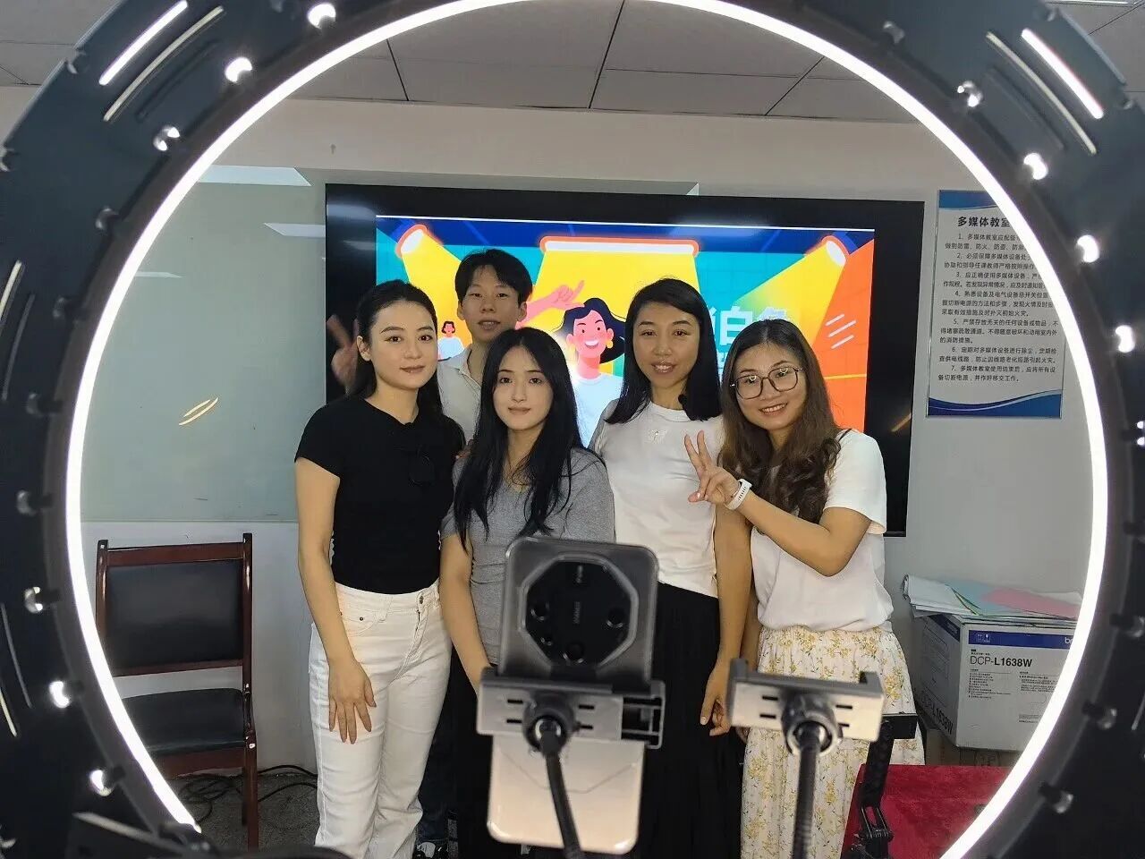【学员走访】一朵马兰花唤醒一片花海： 从失业到创业再到带动40多人就业(图3)